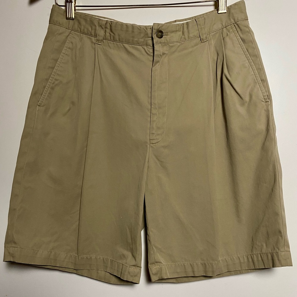 Men’s Tasso Elba Golf Shorts size 32, khaki/beige,double button, 100% cotton